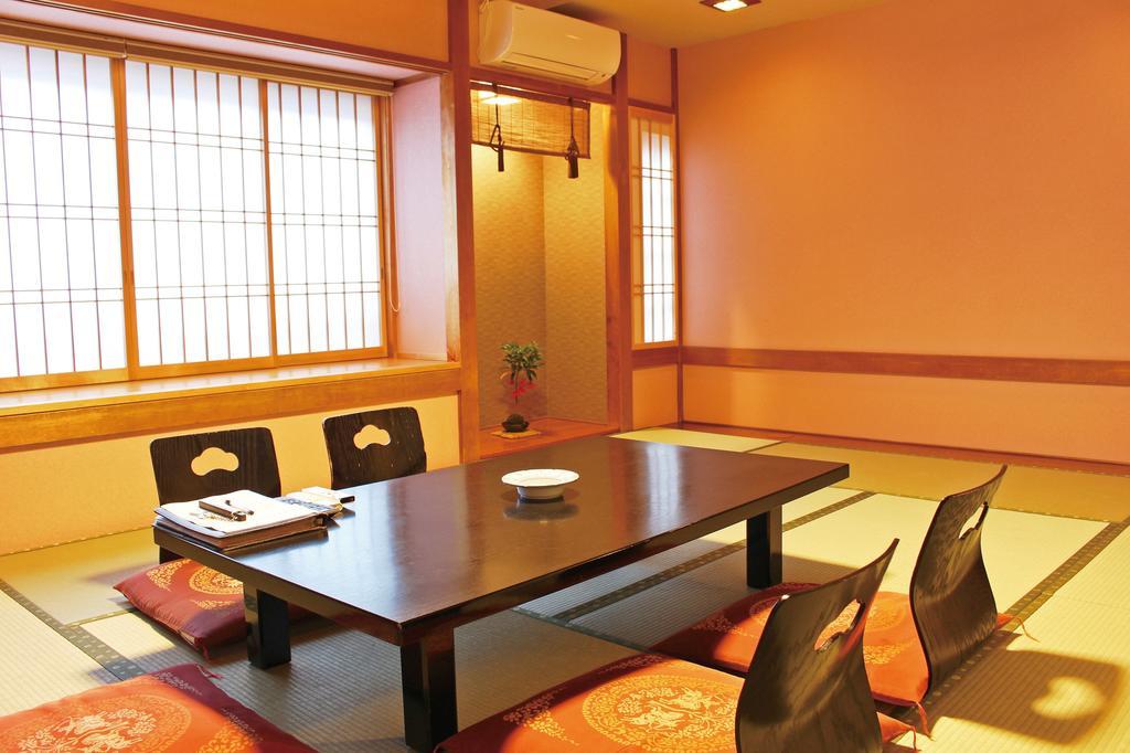 Ajiro Kanko Hotel Atami  Buitenkant foto