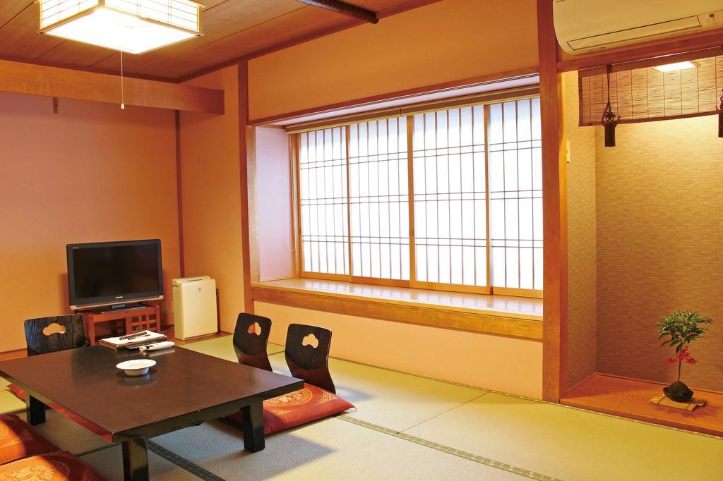 Ajiro Kanko Hotel Atami  Buitenkant foto